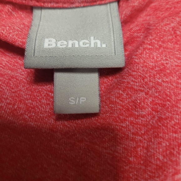 BENCH T-SHIRT, preloved - Picture 4 of 9